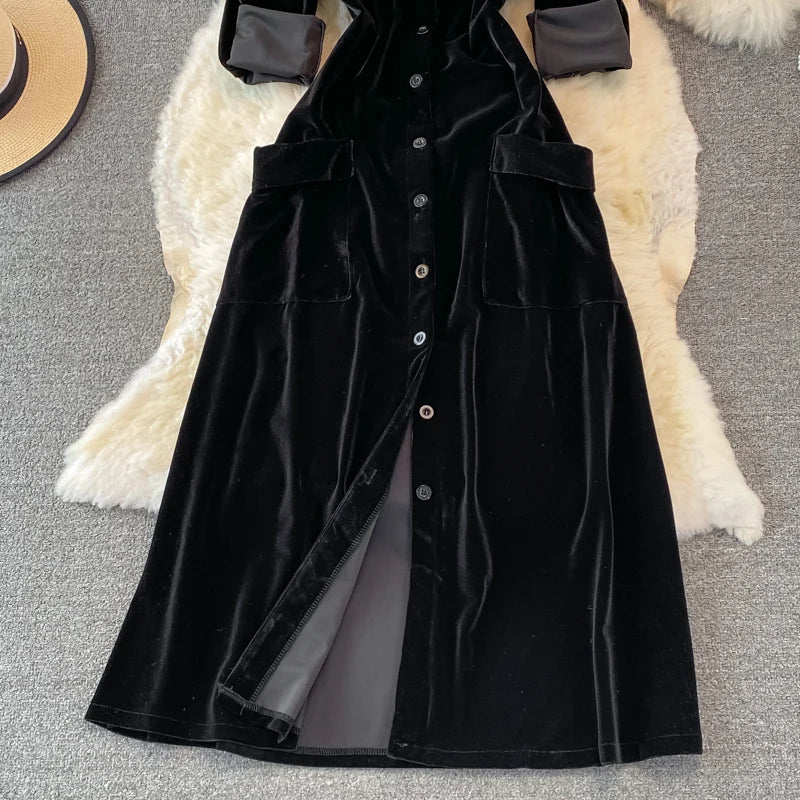 Robe vintage en velours noir à simple boutonnage et poches pour femme